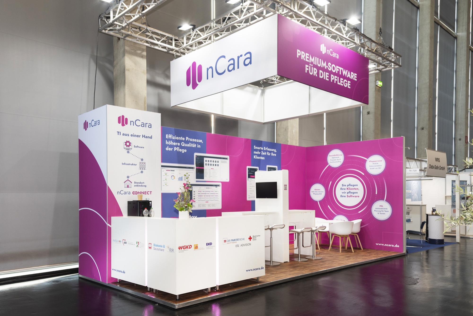nCara · Messestand